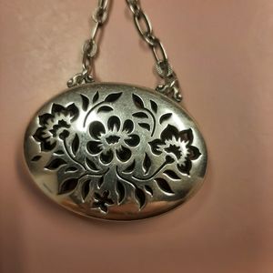 Brighton necklace w/tin